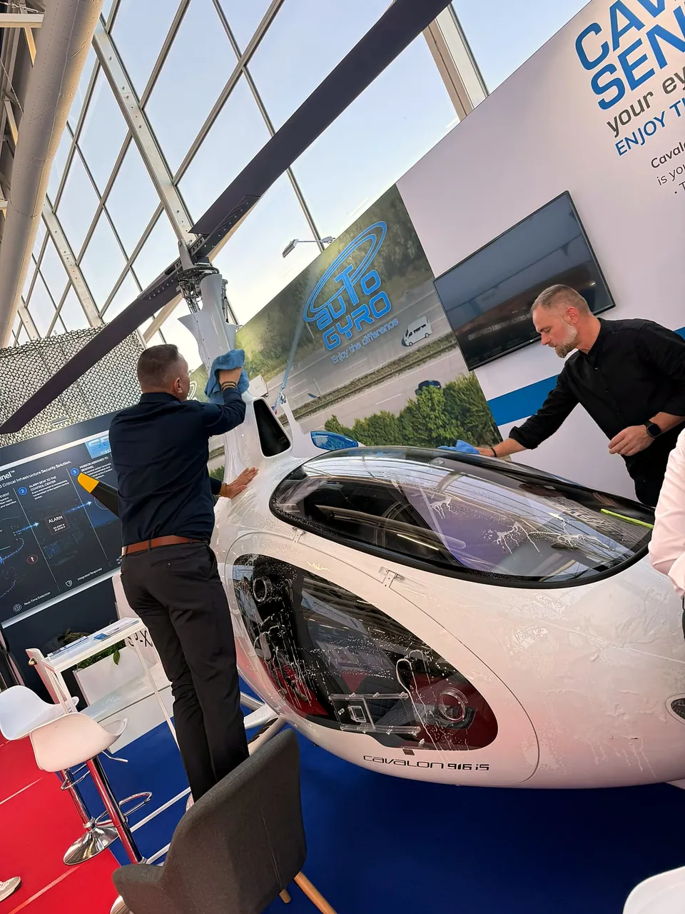 Preparing the Cavalon Sentinel gyroplane for the exhibition